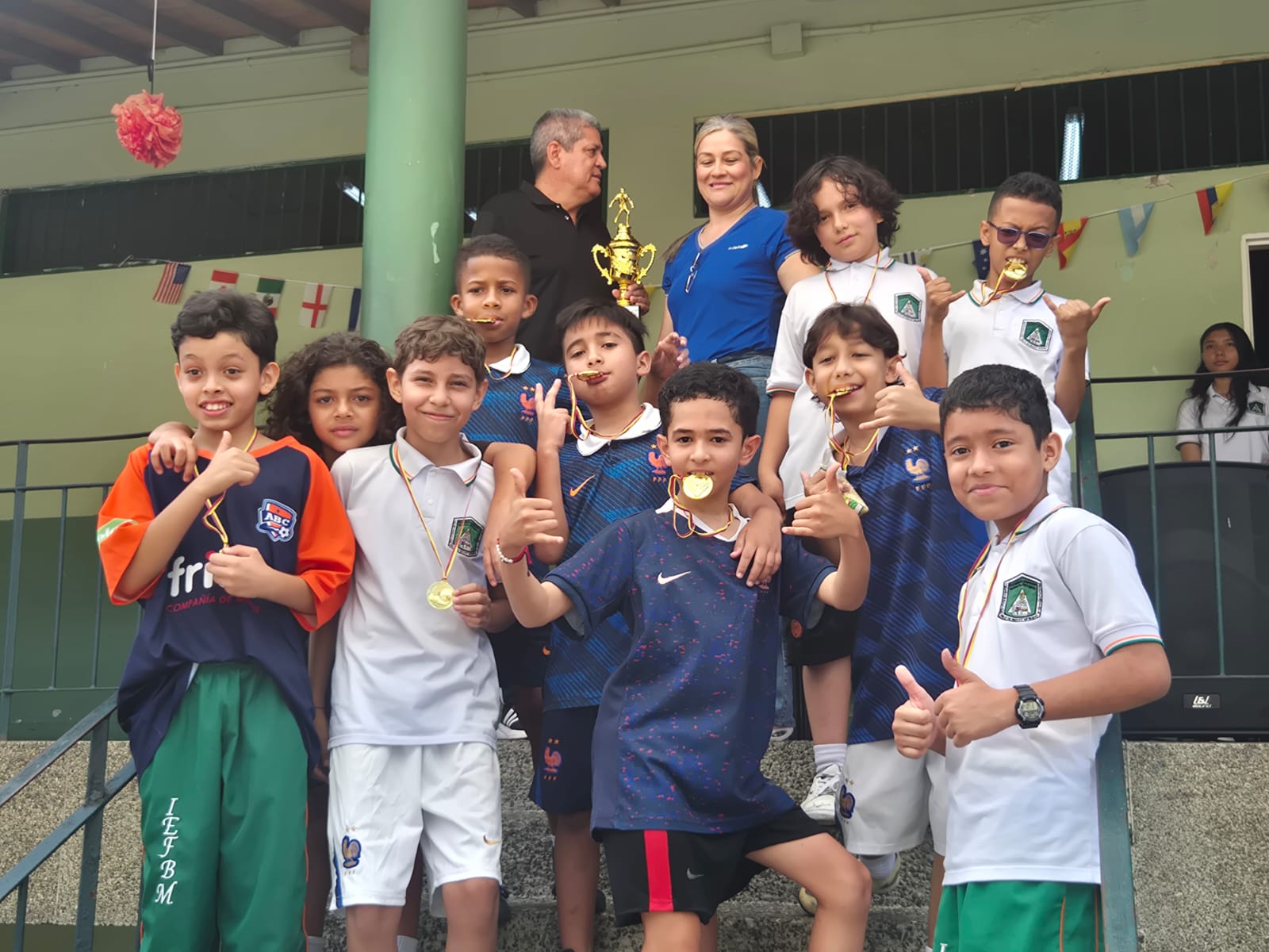 CLAUSURA DE TORNEOS MICRO PRIMARIA  (4).